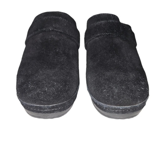 Crocs Women's Sarah Black Suede Clogs Size 7 - Picture 2 of 7